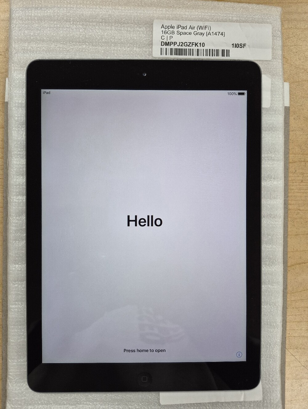 Apple iPad Air in Space Gray, 9.7in